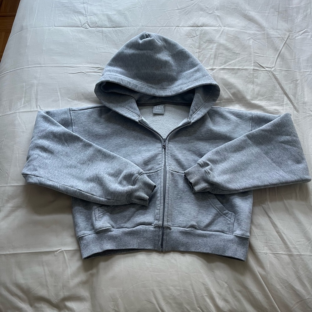 TNA Cozy boyfriend fleece cropped sweater